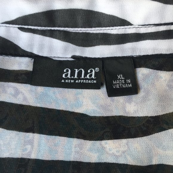 a.n.a. Zebra Print Sheer Button-Front Blouse Size L Black & White - Picture 6 of 14